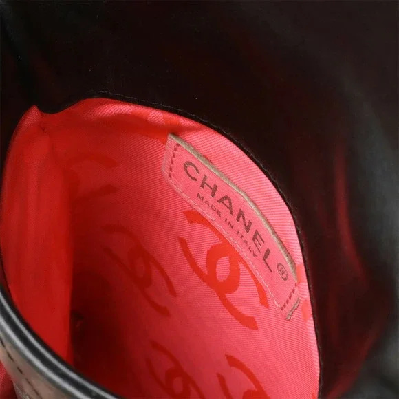 CHANEL Black Leather Logo Pochette Shoulder Bag - Picture 6 of 10